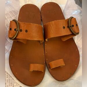 Beek Swift Loop Toe Sandal - Brown Size:9